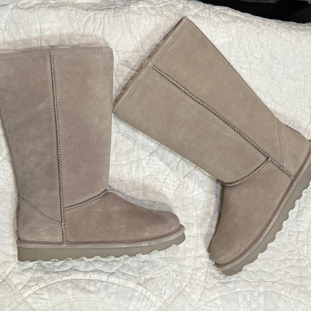BearPaw Women's Winter Boots - Taupe